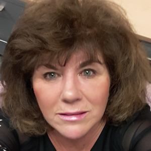 Meet your Posher, Suzanne